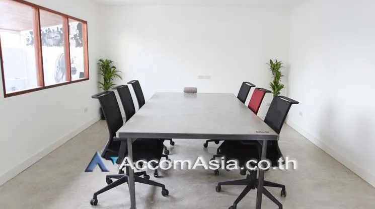 unit Studio  Office space For Rent in Sukhumvit, Bangkok  near BTS Thong Lo (AA17755)